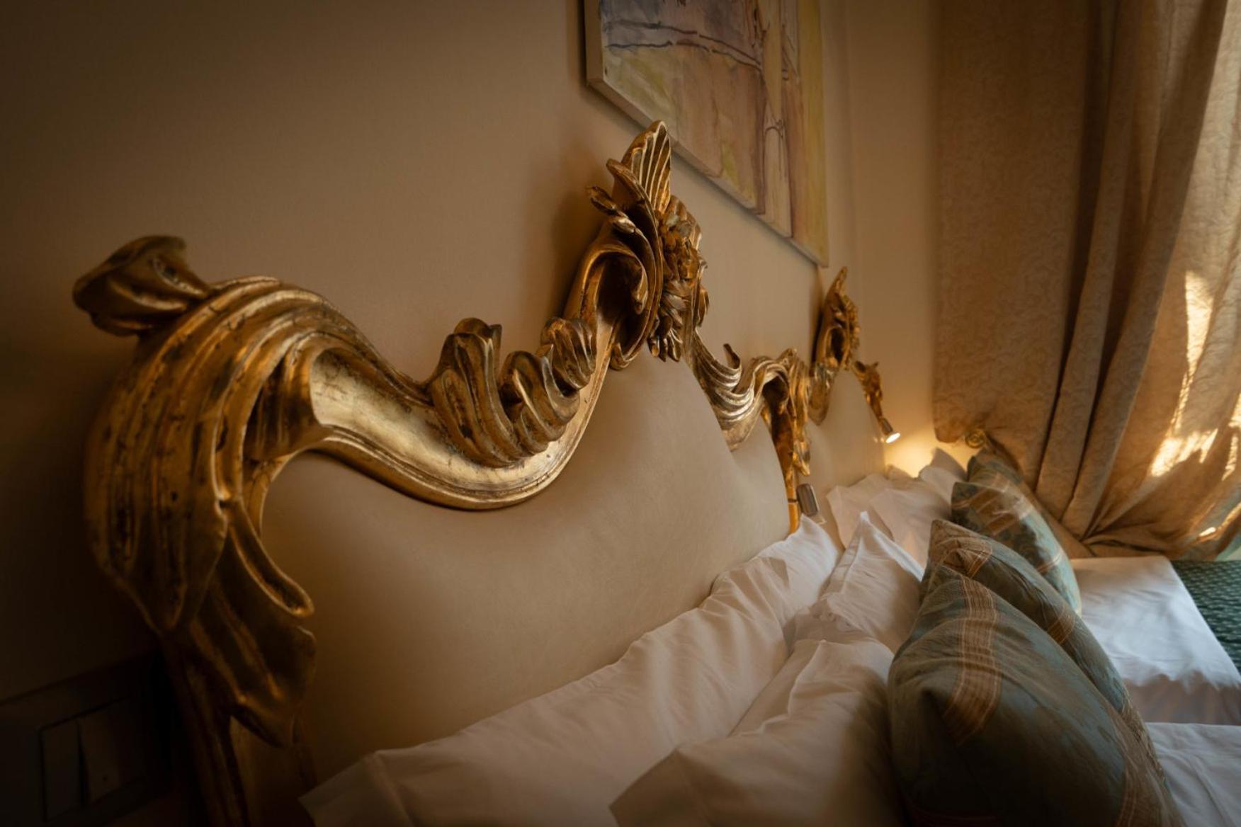 Affittacamere Morali Palace 3*