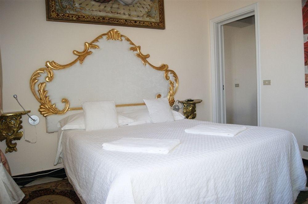 Affittacamere Morali Palace 3*